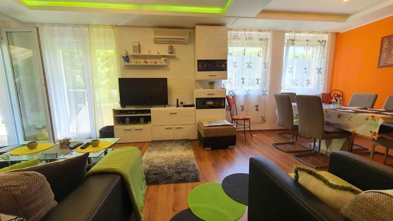 Zoeldlomb Apartman Siófok Eksteriør billede