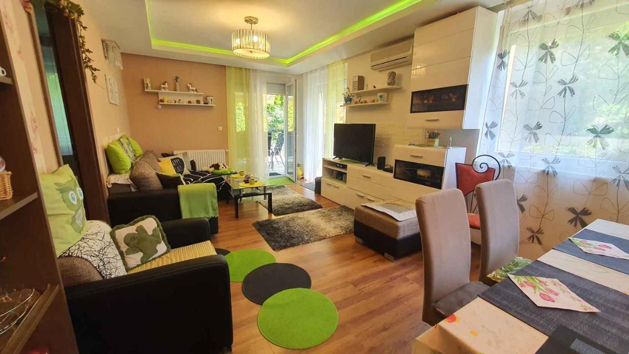 Zoeldlomb Apartman Siófok Eksteriør billede