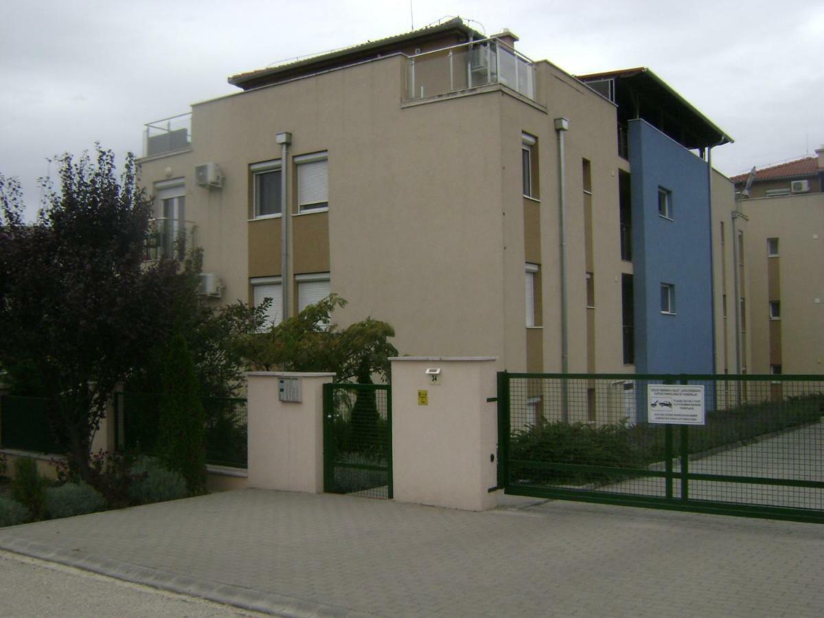 Zoeldlomb Apartman Siófok Eksteriør billede